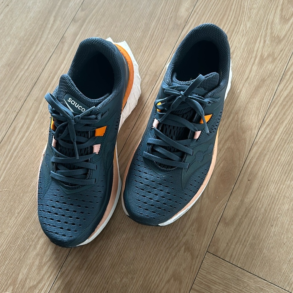 Saucony endorphin speed 4